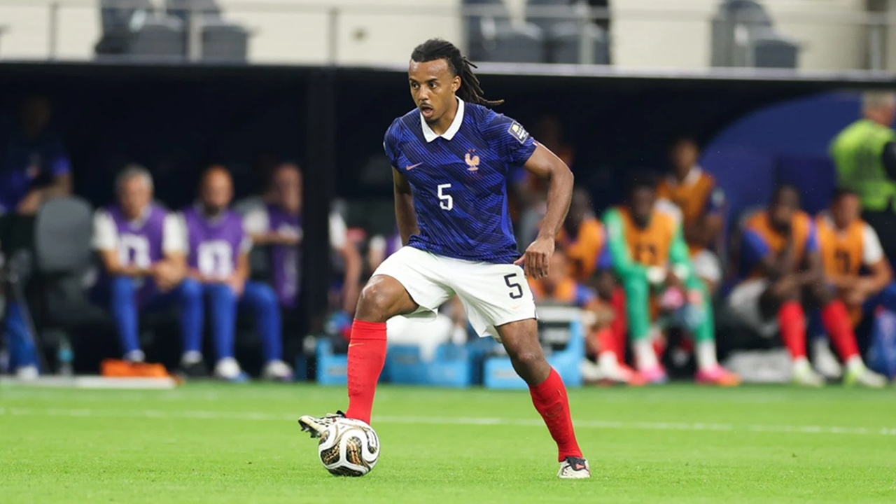 Jules Kounde Memperjelas Niatnya Bersama Barcelona