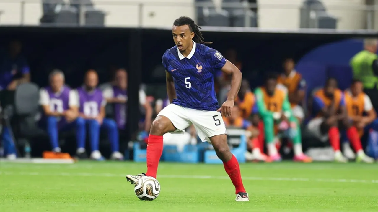 Jules Kounde Memperjelas Niatnya Bersama Barcelona