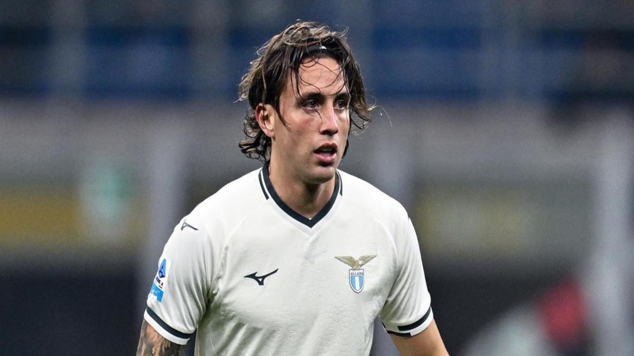 La Coruna Turut Memburu Servis Bek Terpinggirkan Lazio