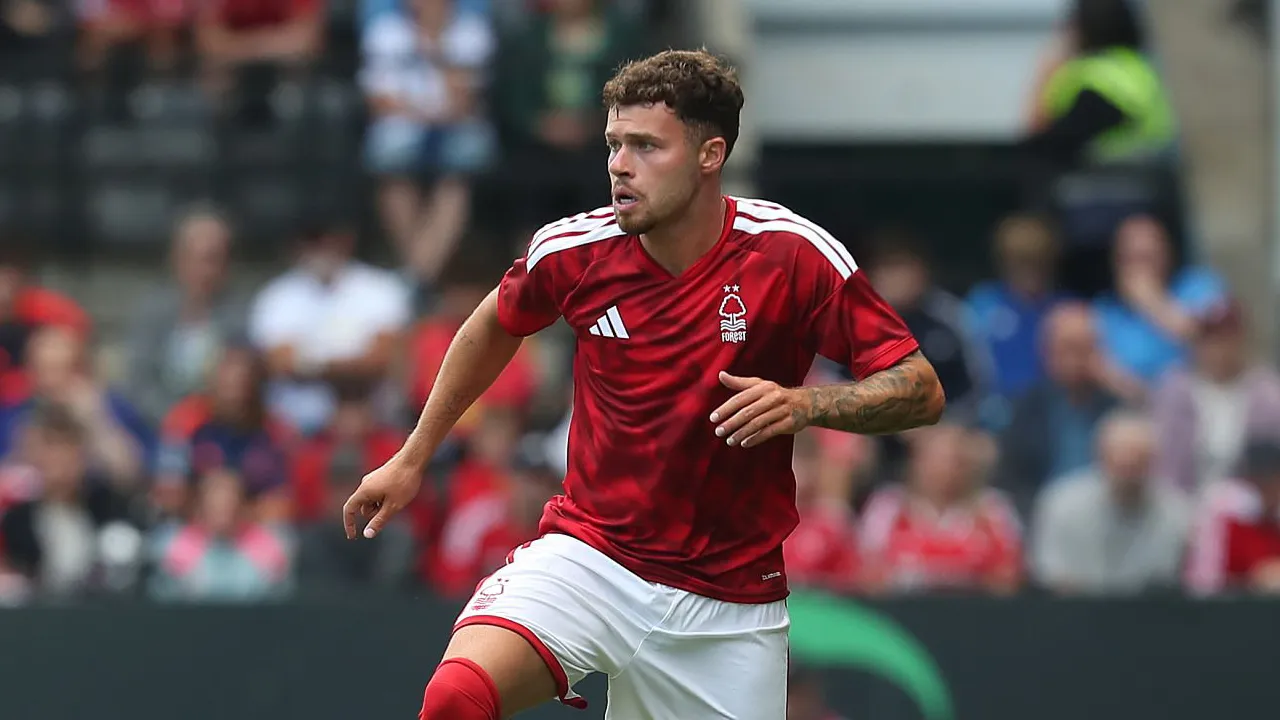 MU Disarankan Rekrut Neco Williams sebagai Penerus Luke Shaw