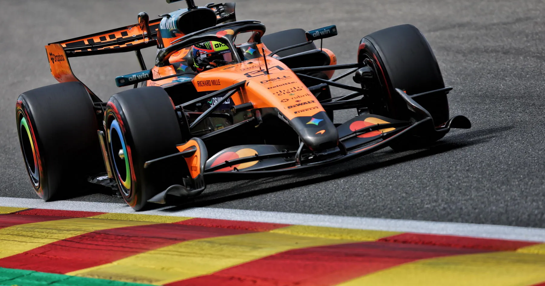 Piastri Sebabkan Red Flag di Kualifikasi GP Belgia - sumber: (racingnews365)