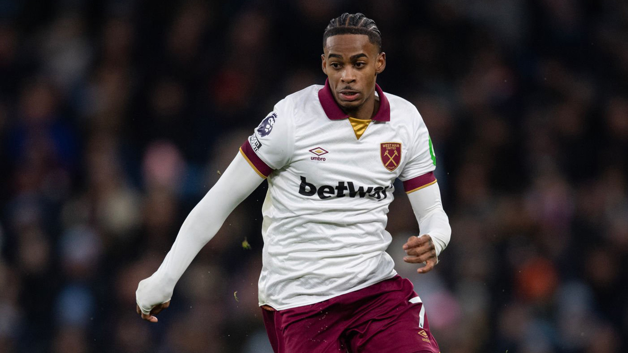 Tottenham Ikut Ganggu MU dalam Perburuan Crysencio Summerville