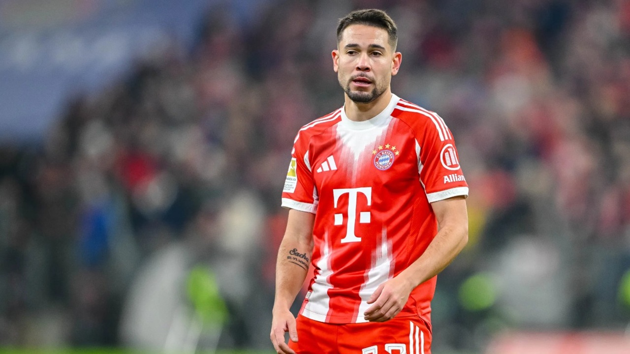 Tuttosport: Milan Pertimbangkan Raphael Guerreiro Gantikan Estupinan