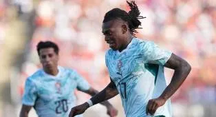 AC Milan Berharap Aston Villa Segera Ajukan Tawaran untuk Rafael Leao