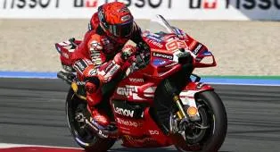 Jorge Lorenzo Puji Kemampuan Marc Marquez Untuk Tetap Kompetitif