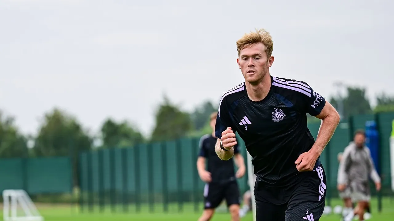 Manchester United Dapat Kabar Baik dalam Perburuan Lewis Hall