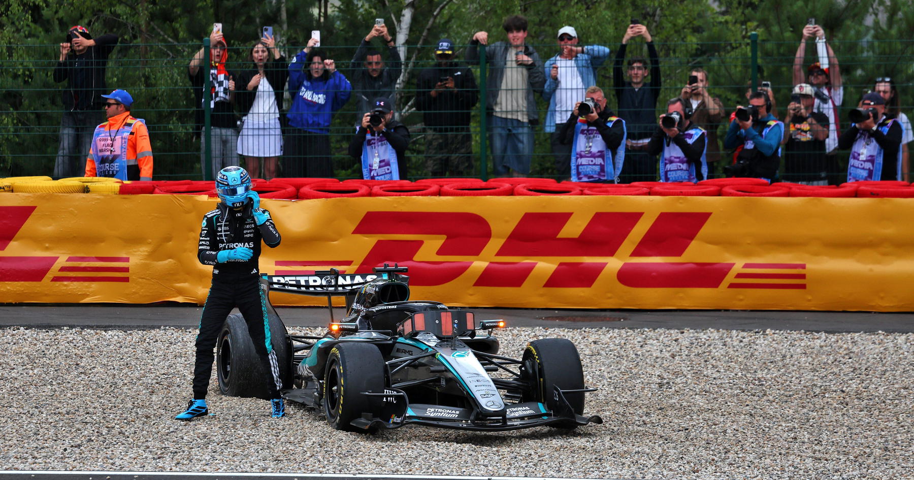 Russell Marah Besar di Mercedes, Masalah Baru Muncul