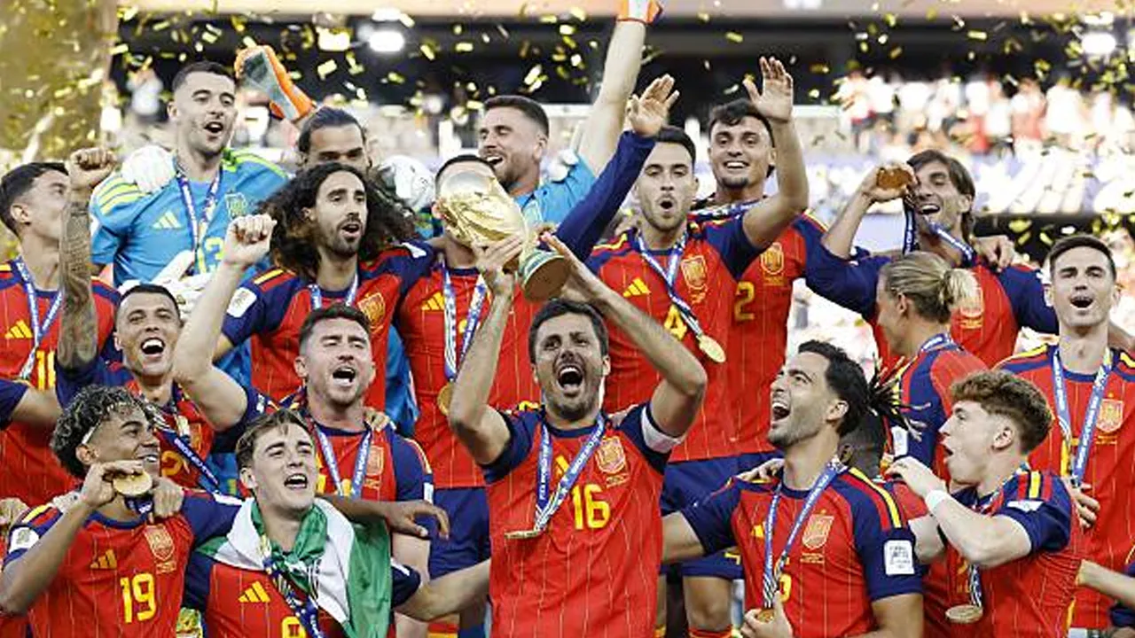 Spanyol Dominasi Argentina di Final, Rodri dan Pau Cubarsi Catat Sejarah