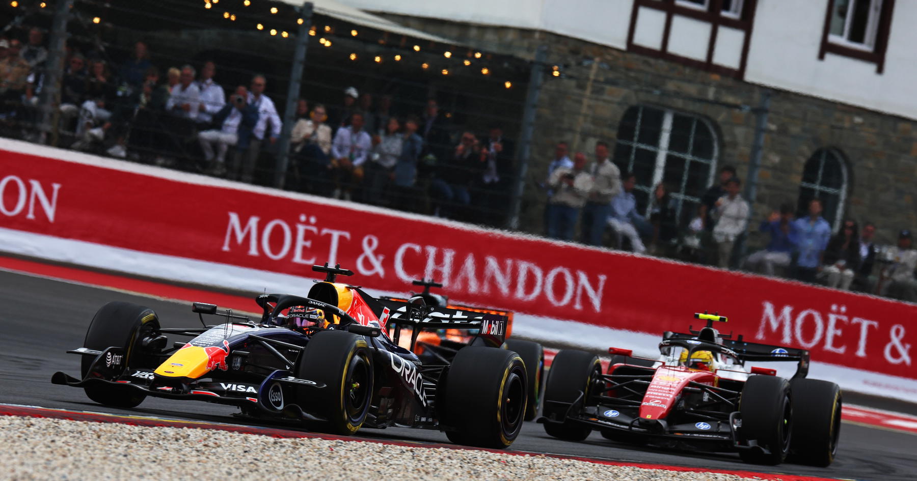 Verstappen Khawatir “Tabrakan Udara” saat Lihat Leclerc