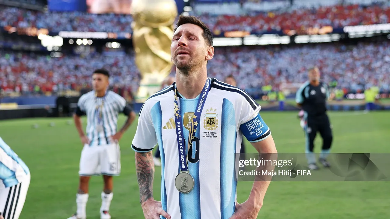 Wayne Rooney Nilai Lionel Messi Dirugikan dalam Perebutan Sepatu Emas