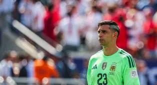 Argentina Gagal Juara, Emi Martinez Buka Opsi Pensiun