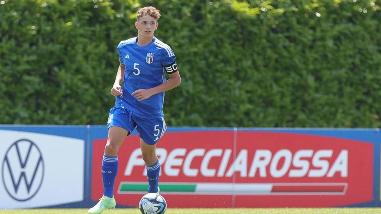 AZ Alkmaar Berambisi Permanenkan Status Andrea Natali dari Bayer Leverkusen