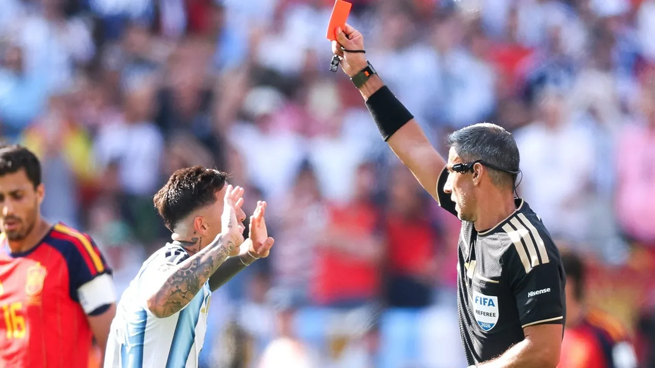 Bintang Argentina Pura-Pura Cedera Guna Selamatkan Enzo Fernandez