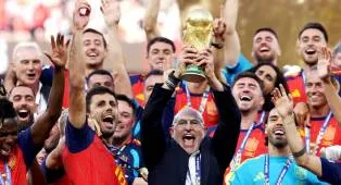 Christian Vieri: Spanyol Tunjukkan Tak Perlu Nama-nama Besar Untuk Menang