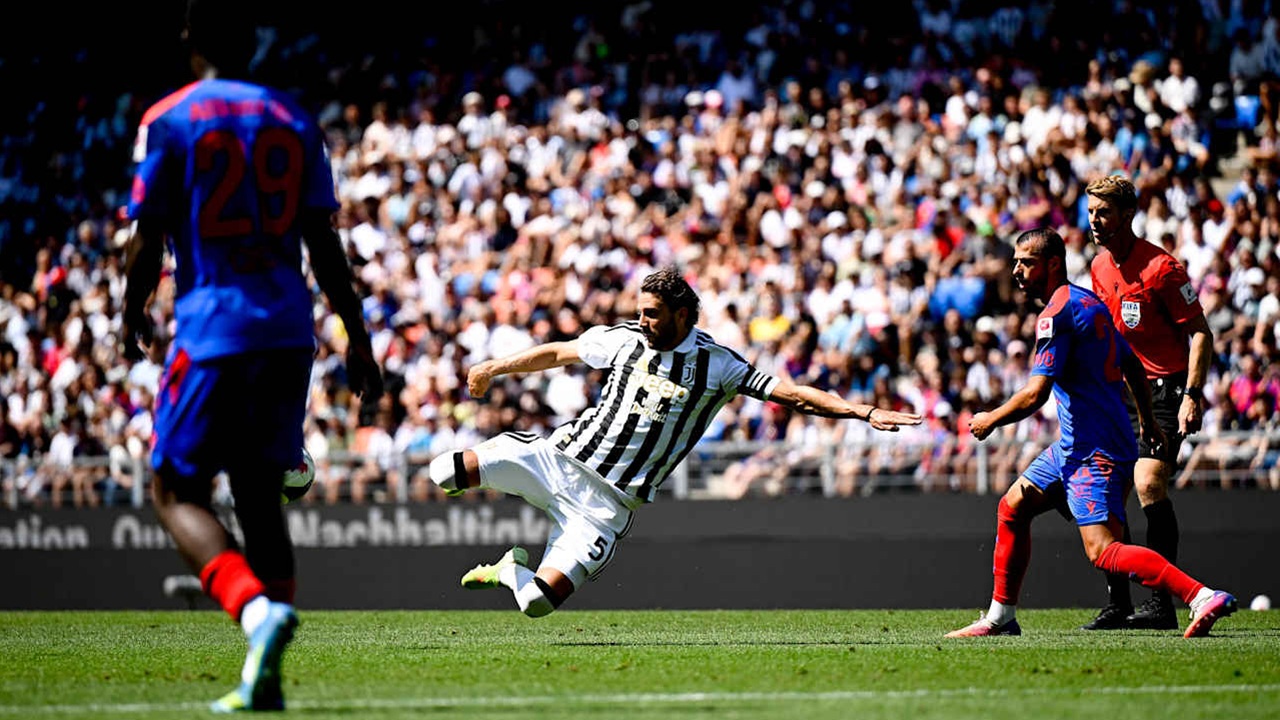 Claudio Marchisio Maafkan Hasil Imbang Juventus Kontra Basel
