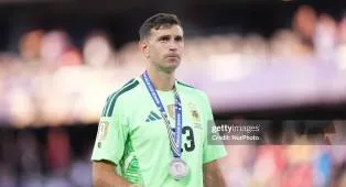 Emiliano Martinez Isyaratkan Pensiun dari Timnas Argentina
