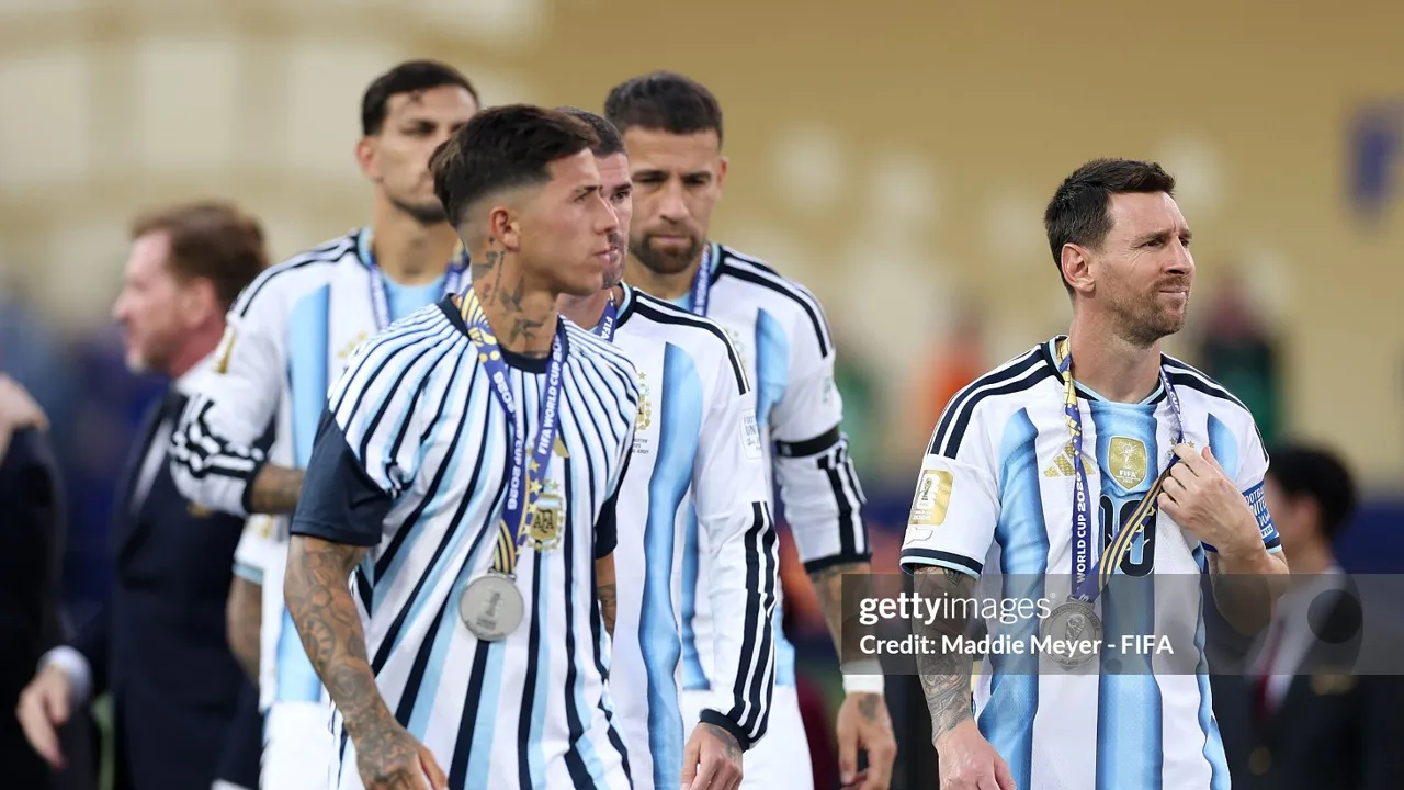Enzo Fernandez Minta Maaf Usai Argentina Gagal Juara Piala Dunia 2026
