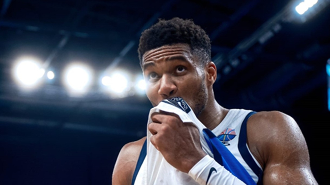 Giannis Antetokounmpo Konfirmasi Siap Bela Yunani
