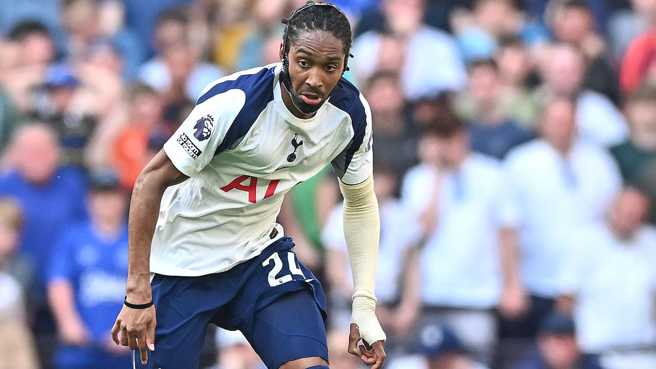 Juventus dan Inter Masih Adu Cepat untuk Gaet Djed Spence