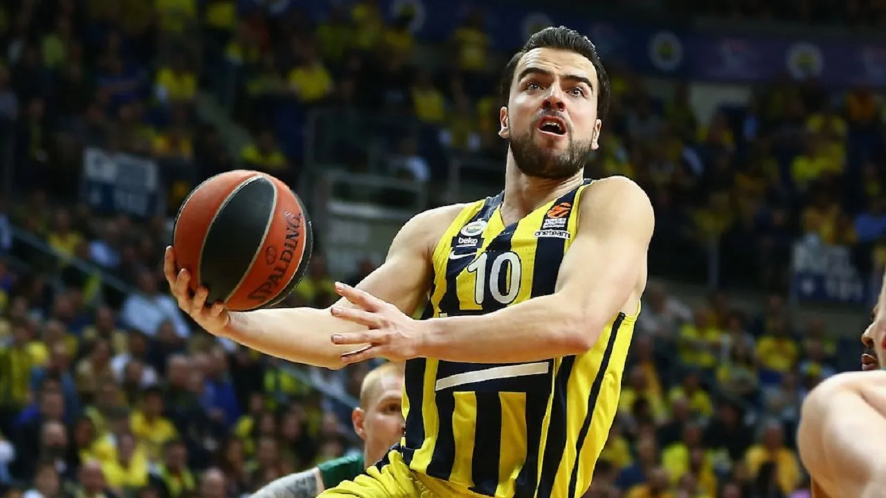 Melih Mahmutoglu Akan Terus Berseragam Fenerbahce