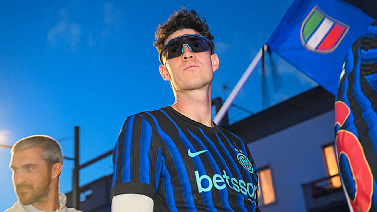Tak Berniat Pergi, Agen Tegaskan Alessandro Bastoni Bertahan di Inter Milan
