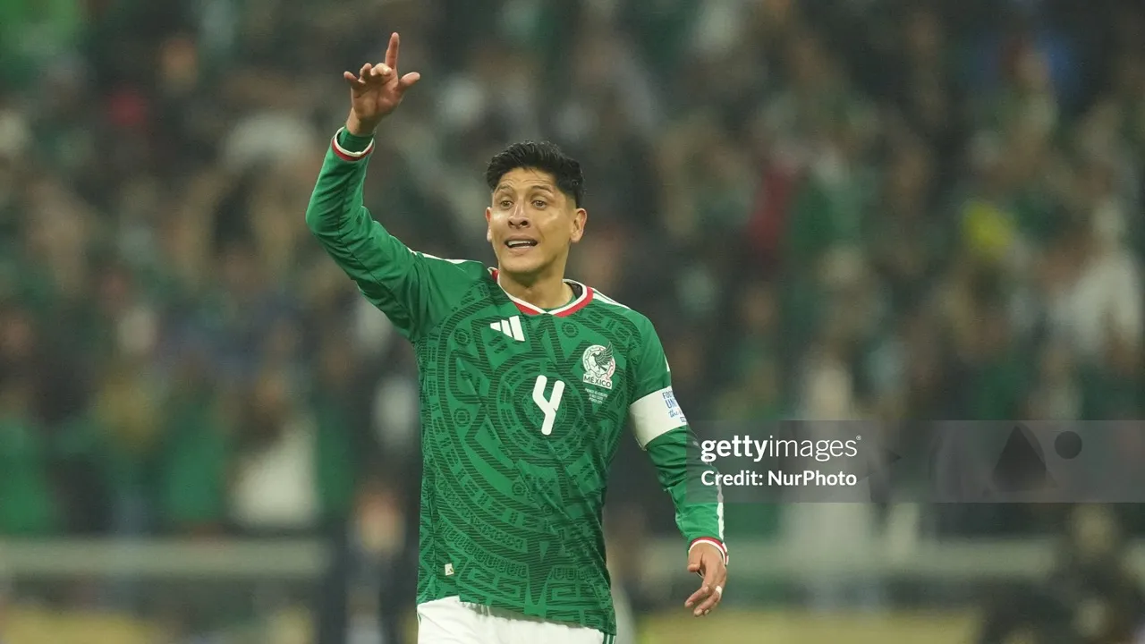 Benfica Dikaitkan dengan Edson Alvarez, Laporan Portugal Membantah