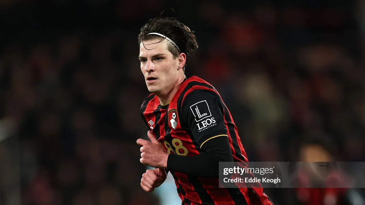 Bournemouth Tolak Tawaran Chelsea untuk Alex Sco