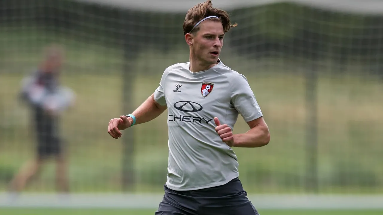 Alex Scott.