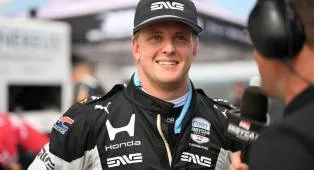 Dukungan Baru Mick Schumacher, Lewis Hamilton Kirim Pesan