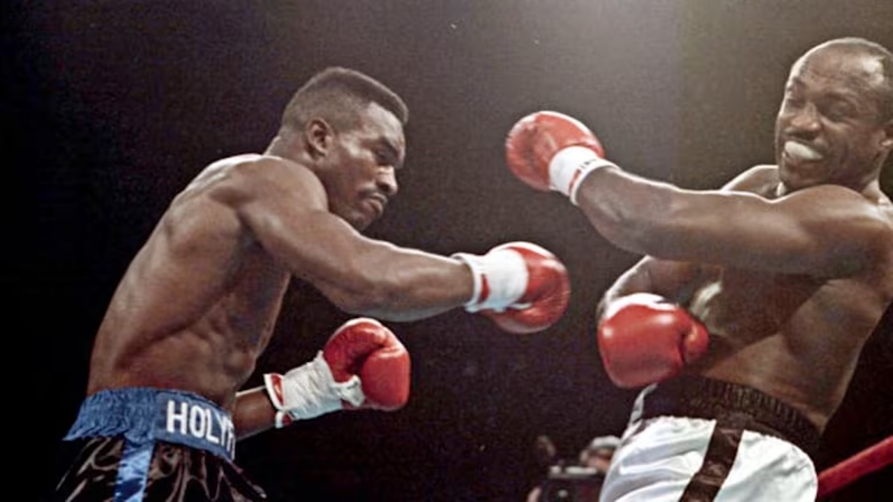 Evander Holyfield Ungkap Pertarungan Terberat dalam Kariernya