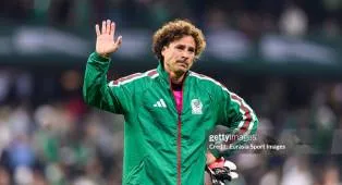 Guillermo Ochoa Umumkan Pensiun, Akhiri Karier 22 Tahun