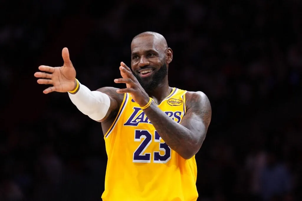 Miami Heat Klarifikasi Kesalahan Unggahan Terkait LeBron - sumber: (mainbasket)
