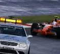 Pembalap Debut F1 Memimpin di Tengah Hujan Lebat