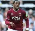 Tak Masuk Rencana Chelsea, Roma Siap Tampung Axel Disasi