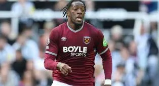 Tak Masuk Rencana Chelsea, Roma Siap Tampung Axel Disasi