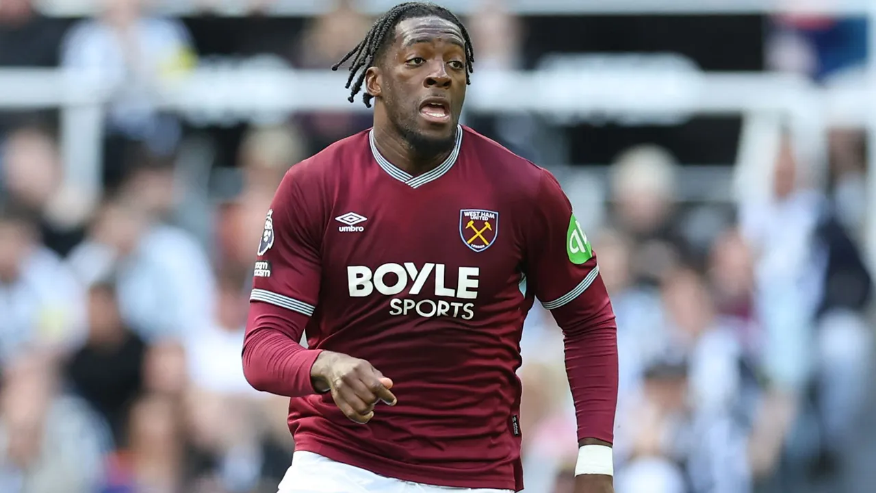 Tak Masuk Rencana Chelsea, Roma Siap Tampung Axel Disasi