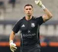 Villa dalam Bahaya, Emiliano Martinez Coba Paksakan Transfer ke Juventus