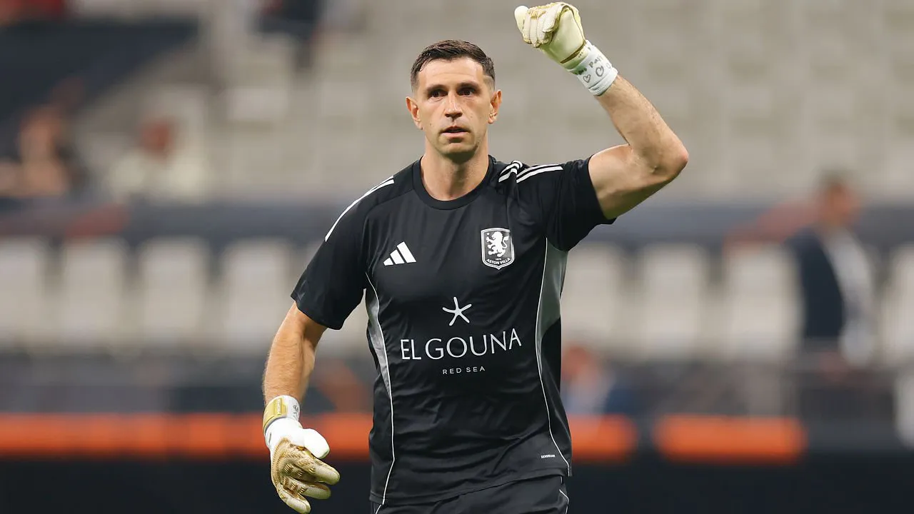 Emiliano Martinez.