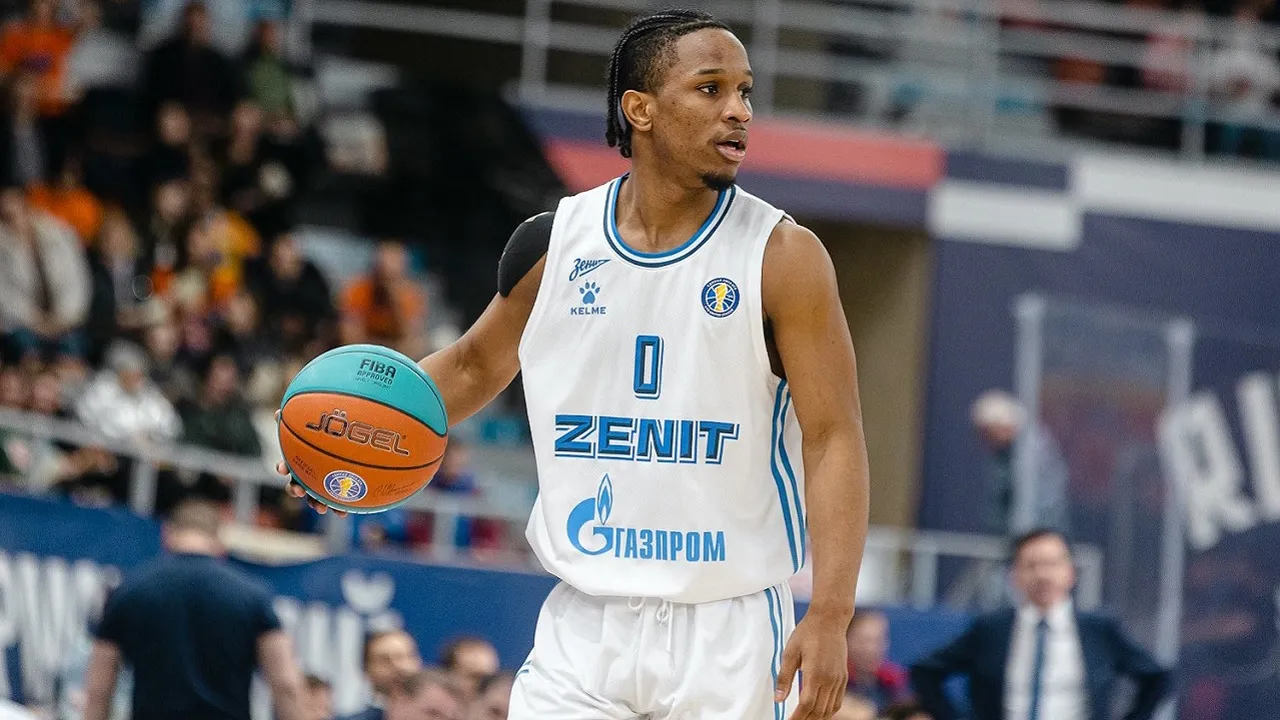 Virtus Bologna berhasil dapatkan tanda tangan dari Trent Frazier.