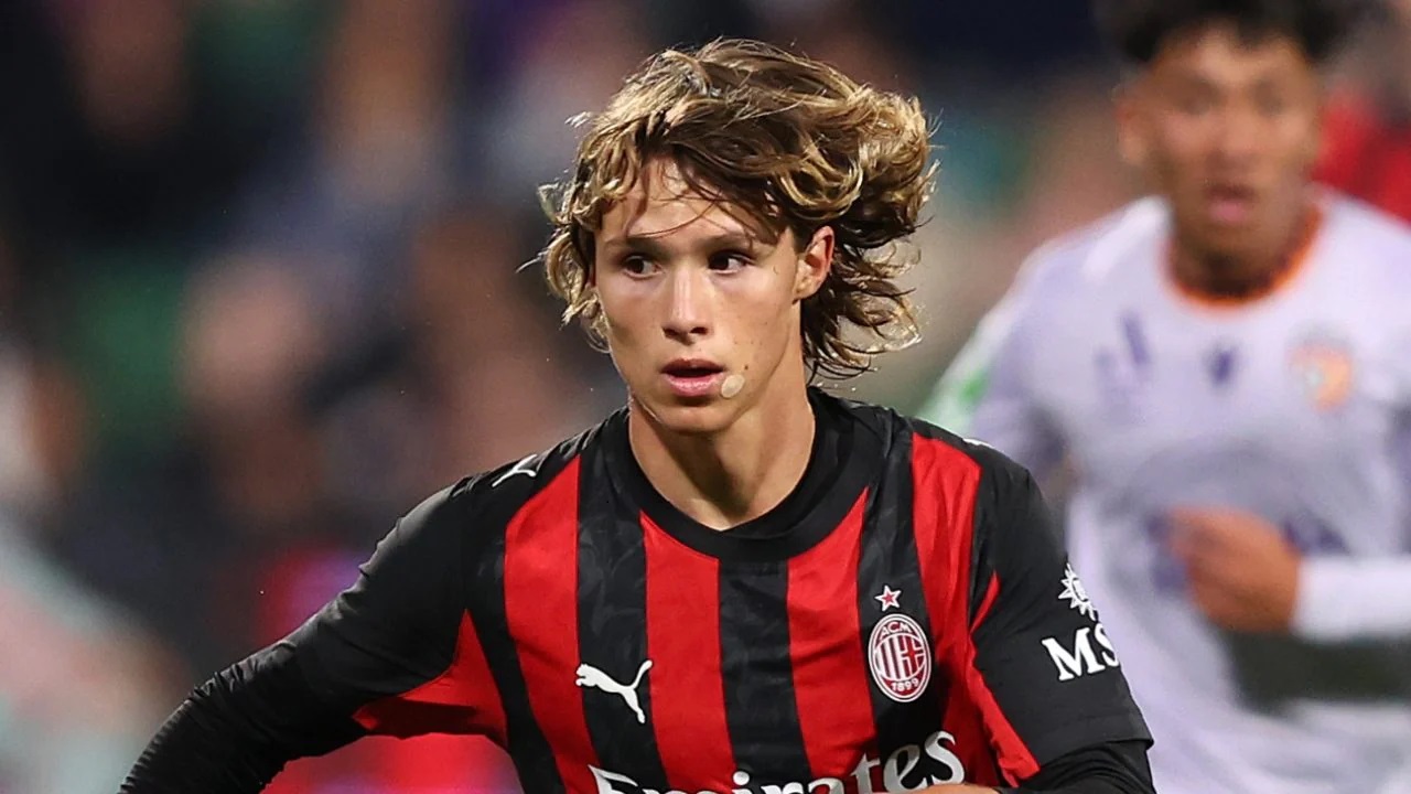 AC Milan Berhasil Kunci Perpanjangan Kontrak Christian Comotto