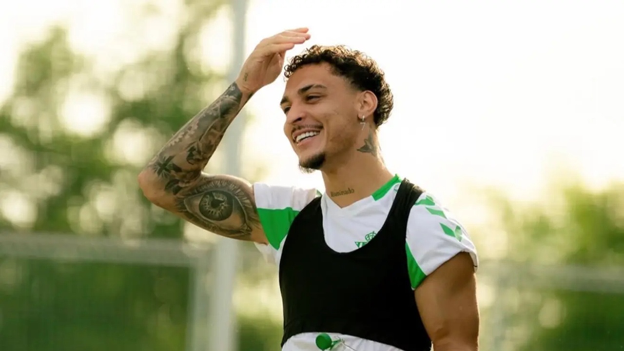 Antony Beberkan Alasan Pilih Bertahan dengan Real Betis