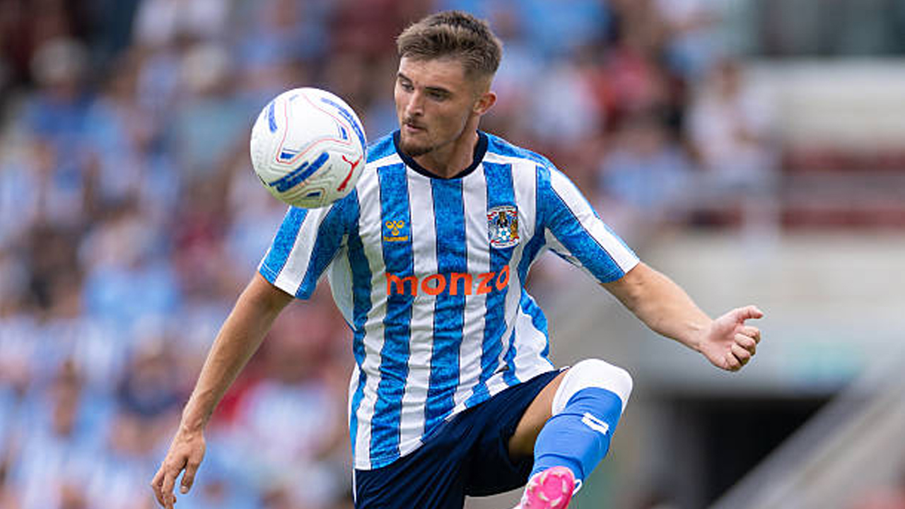 Dilepas Coventry City dengan Status Pinjaman, Callum Perry Gabung Cambridge United