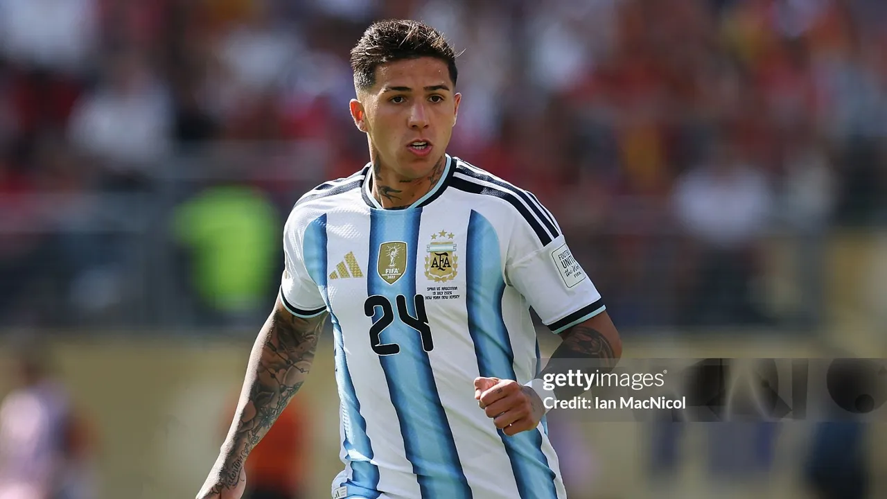 Enzo Fernandez Bisa Tinggalkan Chelsea, Dibanderol 120 Juta Poundsterling