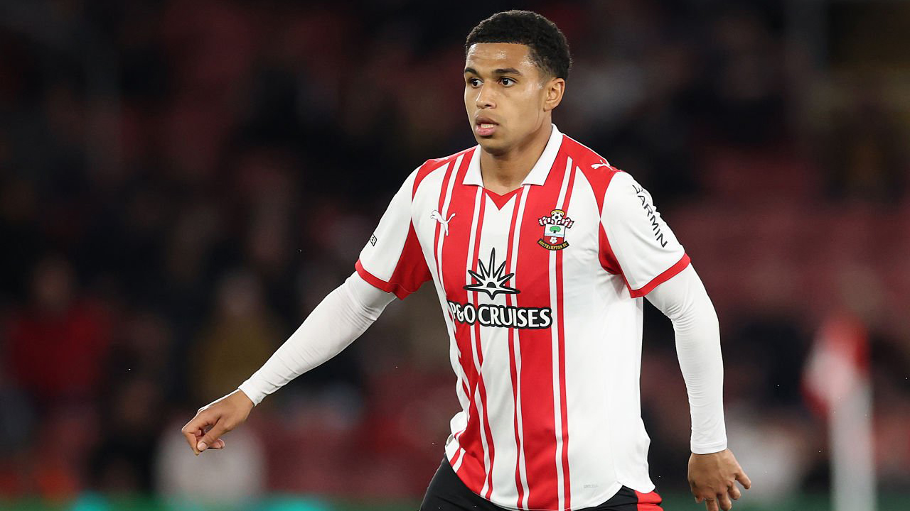 Fulham Berupaya Salip Leeds United dalam Perburuan Shea Charles