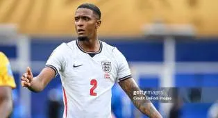 Jason McAteer Dorong Liverpool Rekrut Ezri Konsa dari Aston Villa