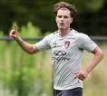 Kesempatan Bermain di Eropa Menanti, Alex Scott Disarankan Bertahan di Bournemouth