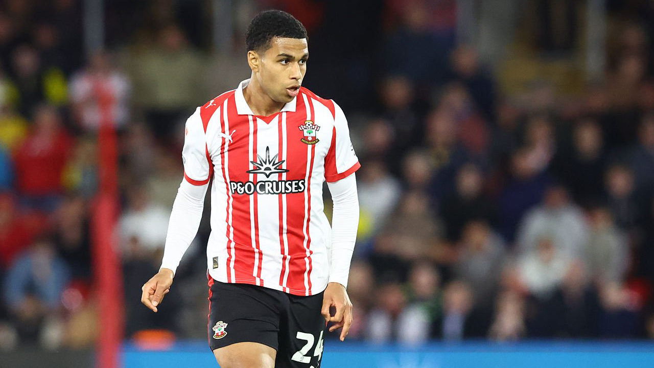 Leeds Mulai Menyerah Kejar Shea Charles, Bidik Target Lain