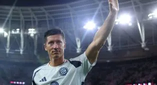 Robert Lewandowski Ucapkan Selamat Usai Spanyol Jadi Juara Piala Dunia