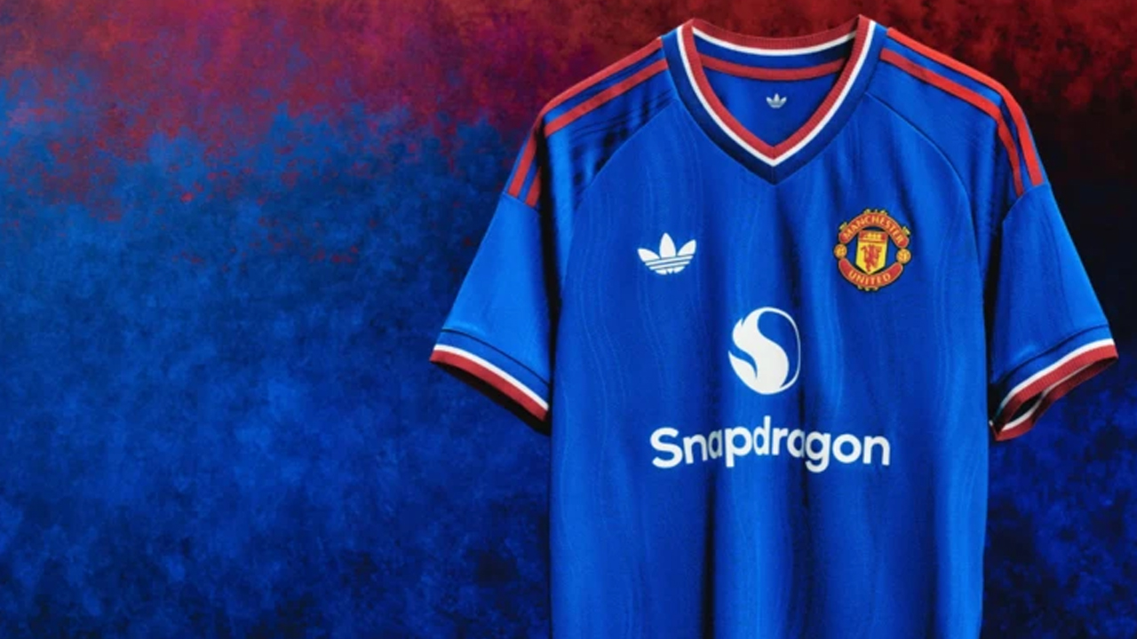 Terinspirasi Sejarah Klub, Manchester United Rilis Seragam Tandang Baru