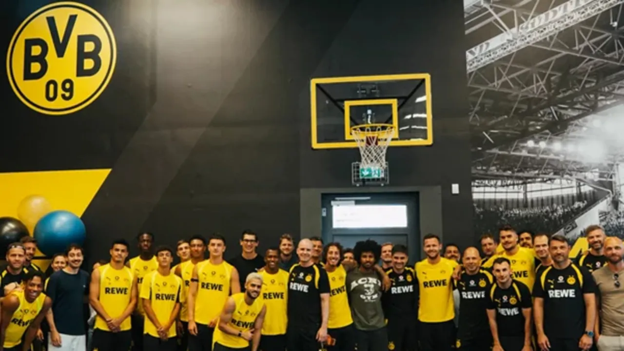 Tinggalkan Dortmund, Karim Adeyemi Akui itu Perpisahan yang Sulit